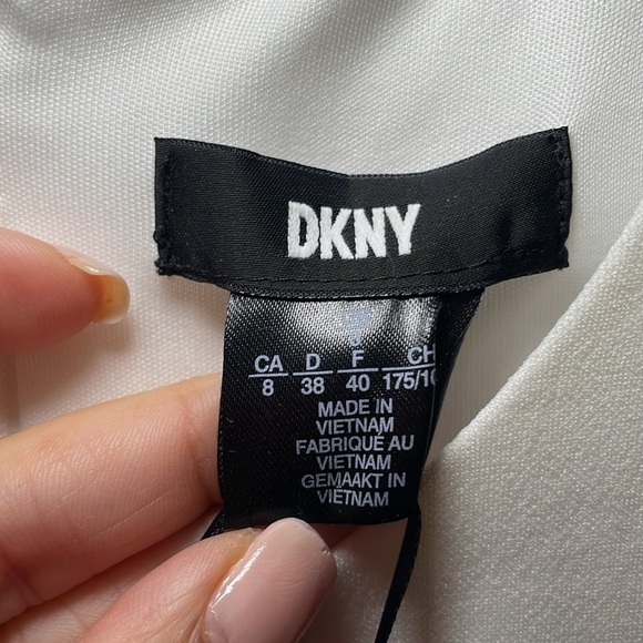 DKNY White Dress with flared short sleeves sz 8 - Picture 4 of 6